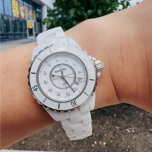 Chanel J12 WATCH CALIBER 12.1, 33 MM - Picture 3 of 7